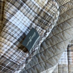 Eddie Bauer quilt with shams